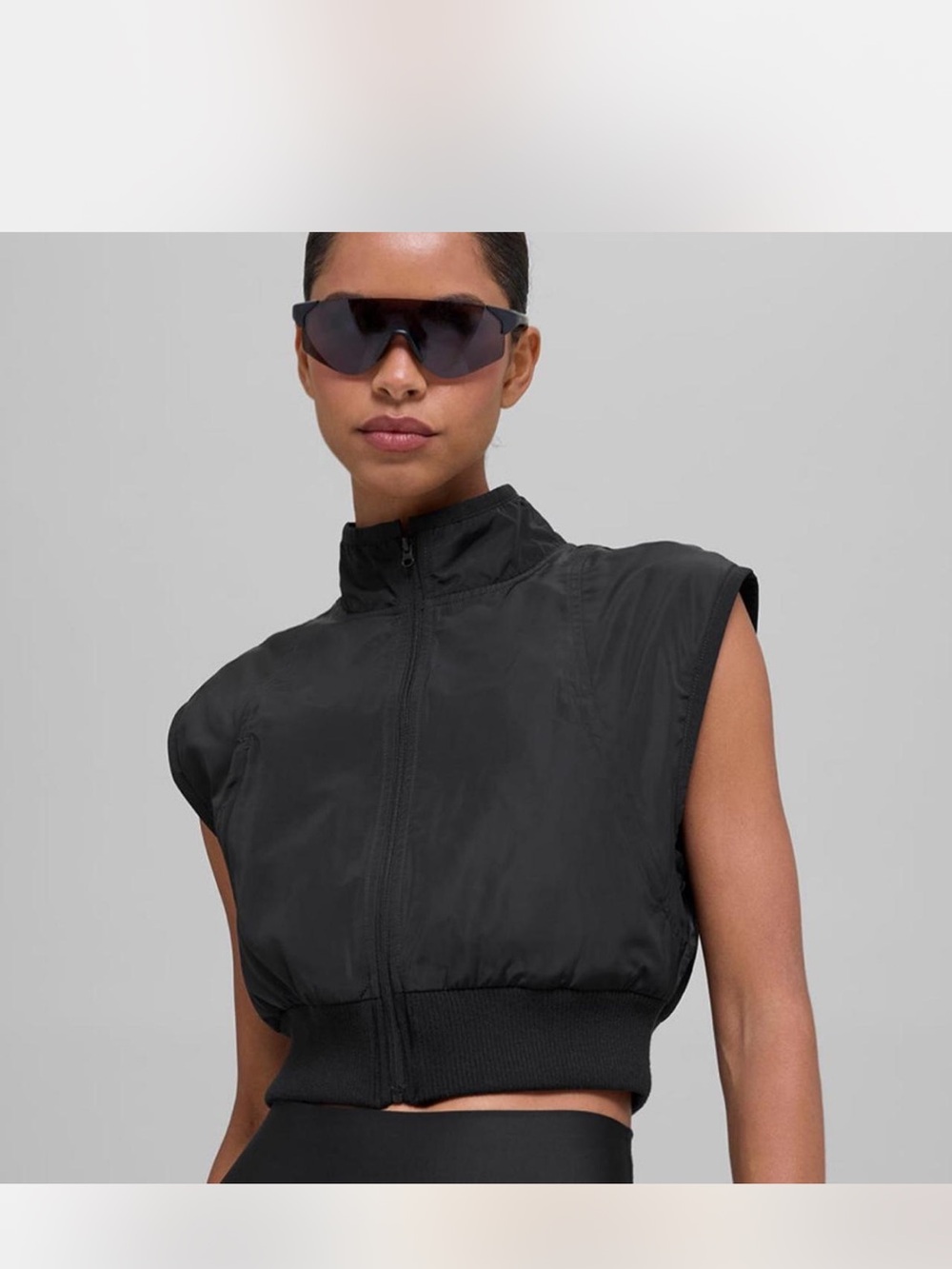 ALO Yoga Black Sleeveless Zip Crop Vest